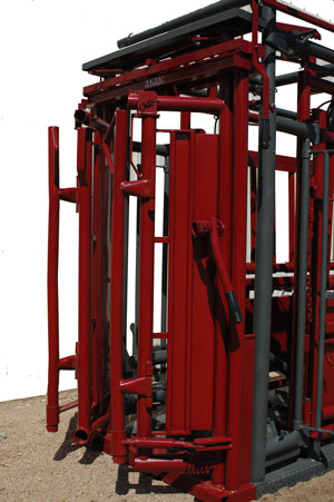 Manual Stampede Steel Cattle Chute by WW Manufacturing