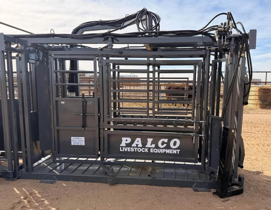 Palco Portable Hydraulic Chute, 8’ Alley and 8’ Tub