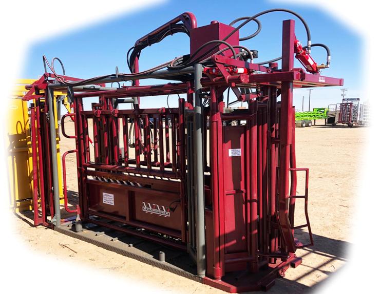 Stampede Steel Hydraulic Chute for Cattle by WW Manufacturing